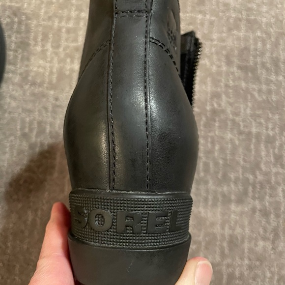 EVIE™ II WOMEN'S ZIP WEDGE BOOTIE
Black, Size 9.5 EXCELLENT CONDITION - Picture 6 of 6